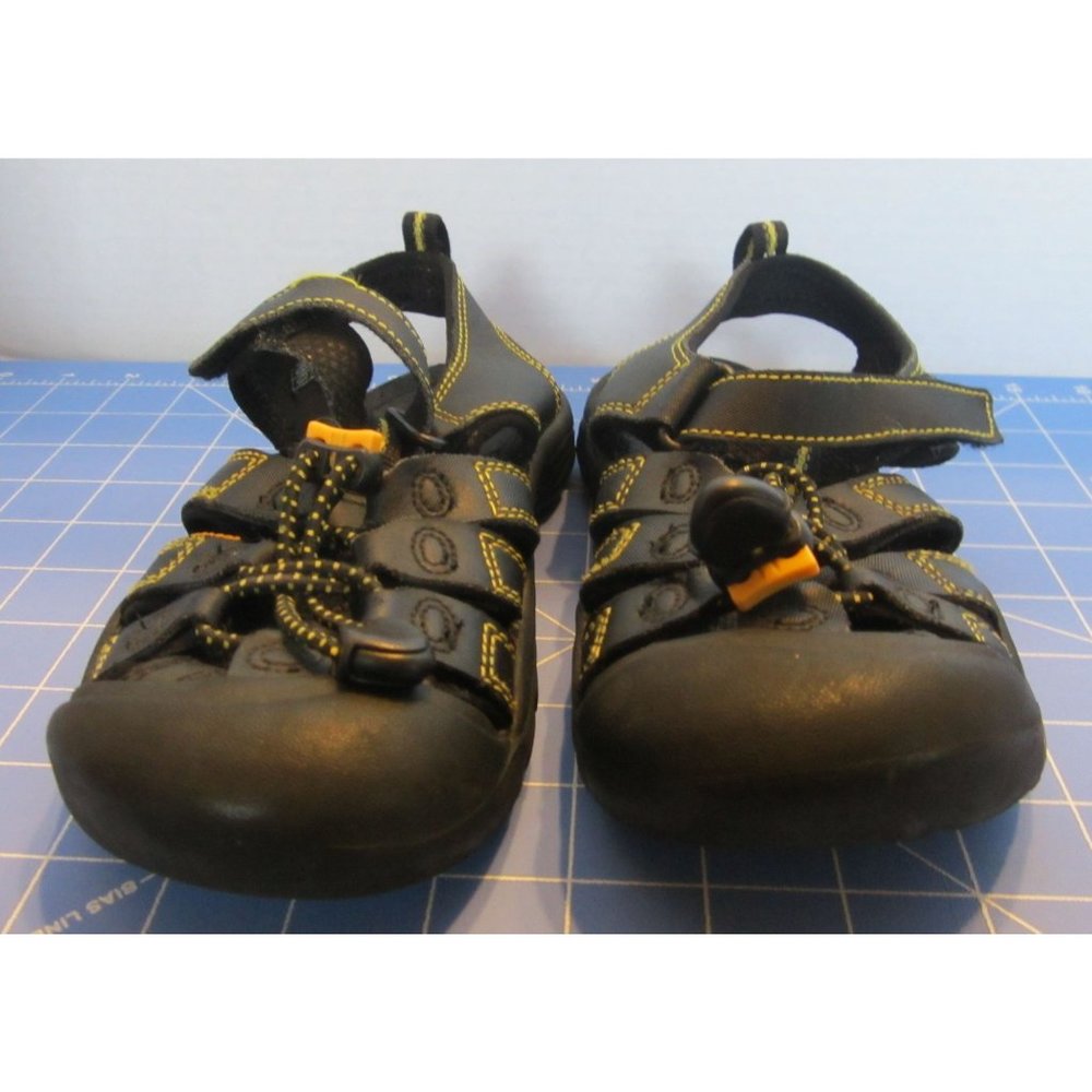 Keen Boys Newport water sandals Size 1